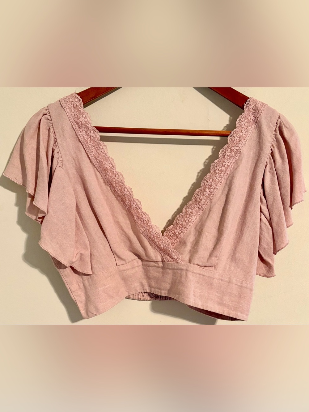 Womens Sz Large Love Tree Dusty Pink Lace V-Neck Cap Sleeve Smocked Cropped Top
